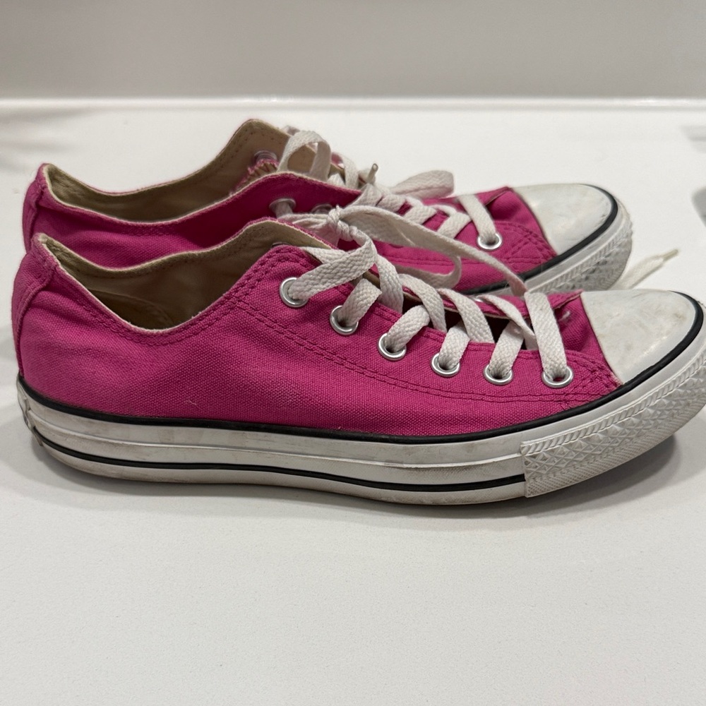 Pink Converse - Picture 3 of 3